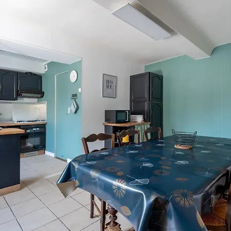 L'escalier Rouge - Maison Renovee Avec Cour Tatil Evi