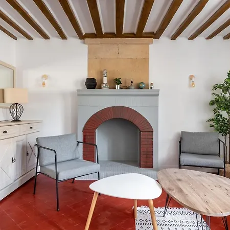 L'escalier Rouge - Maison Renovee Avec Cour Tatil Evi