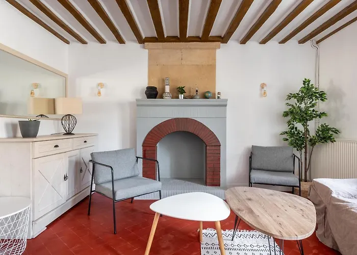 L'escalier Rouge - Maison Renovee Avec Cour 別荘