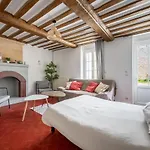 Semesterbostad L'escalier Rouge - Maison Renovee Avec Cour *