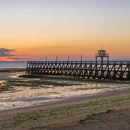 L'escalier Rouge - Maison Renovee Avec Cour 펜션 *