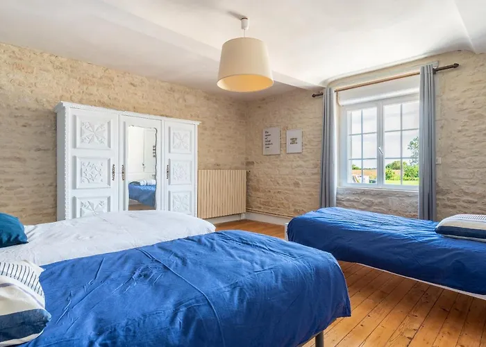 Holiday home L'escalier Rouge - Maison Renovee Avec Cour